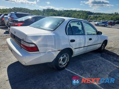 Trzecie zdjęcie samochodu z tyłu: 1996 TOYOTA COROLLA BASE VIN:1NXBA02E5TZ436916 - miniatura