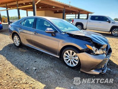 Czwarte zdjęcie samochodu z boku: 2020 TOYOTA CAMRY LE VIN:4T1C11AK6LU996431 - miniatura