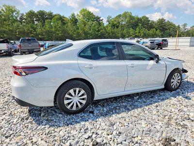 Trzecie zdjęcie samochodu z tyłu: 2022 TOYOTA CAMRY LE VIN:4T1C31AK1NU042327 - miniatura