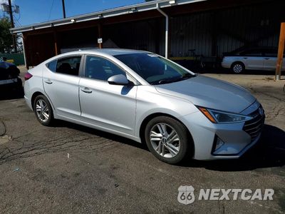 Czwarte zdjęcie samochodu z boku: 2020 HYUNDAI ELANTRA VIN:5NPD84LF5LH533485 - miniatura
