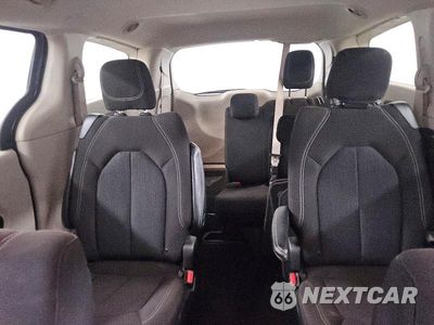 Zdjęcie 10 z 13 samochodu: 2022 CHRYSLER VOYAGER LX VIN:2C4RC1CG7NR105449 - miniatura
