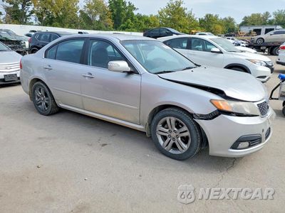 Czwarte zdjęcie samochodu z boku: 2009 KIA OPTIMA LX VIN:KNAGE228X95353549 - miniatura