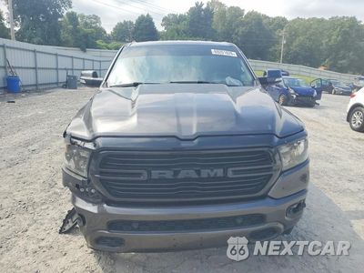 Piąte zdjęcie samochodu w środku: 2020 RAM 1500 BIG HORN/LONE STAR VIN:1C6SRFBT0LN394719 - miniatura