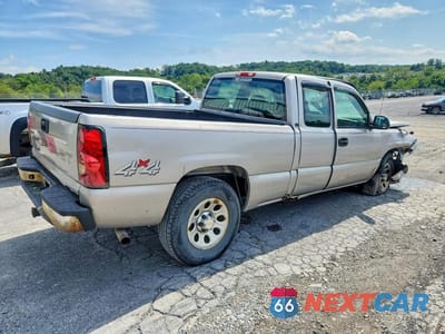 Trzecie zdjęcie samochodu z tyłu: 2005 CHEVROLET SILVERADO K1500 VIN:2GCEK19V751217917 - miniatura