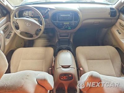 Zdjęcie 8 z 13 samochodu: 2003 TOYOTA SEQUOIA SR5 VIN:5TDZT34A43S166610 - miniatura