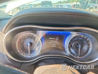 Zdjęcie 9 z 13 samochodu: 2019 CHRYSLER 300 LIMITED VIN:2C3CCAEGXKH704399 - miniatura