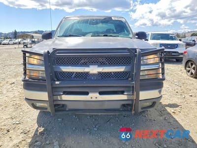 Piąte zdjęcie samochodu w środku: 2003 CHEVROLET SILVERADO K1500 VIN:2GCEK19T031148774 - miniatura