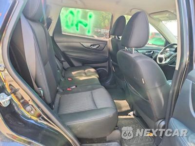 Zdjęcie 11 z 13 samochodu: 2018 NISSAN ROGUE S VIN:KNMAT2MT8JP555802 - miniatura