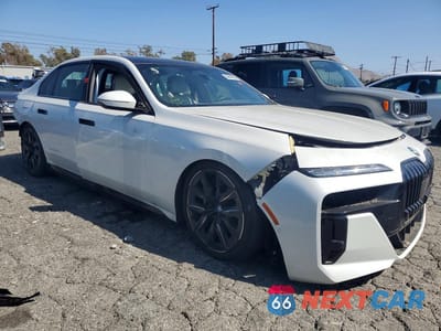 Czwarte zdjęcie samochodu z boku: 2023 BMW I7 XDRIVE60 VIN:WBY53EJ03PCM73665 - miniatura
