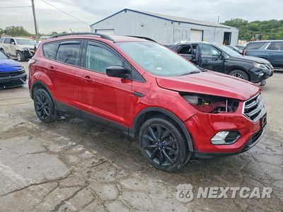 Czwarte zdjęcie samochodu z boku: 2018 FORD ESCAPE SE VIN:1FMCU9GD0JUA96779 - miniatura