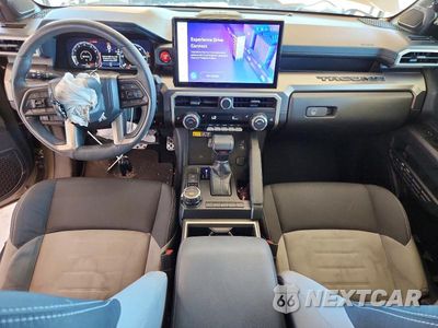Zdjęcie 8 z 12 samochodu: 2024 TOYOTA TACOMA TRD SPORT VIN:3TMLB5JN6RM078811 - miniatura