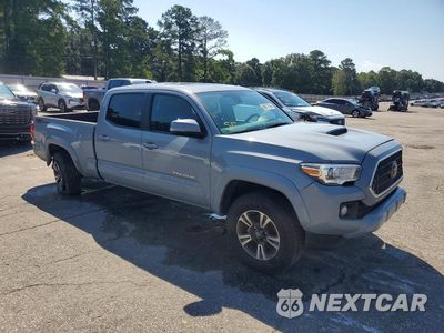 Czwarte zdjęcie samochodu z boku: 2018 TOYOTA TACOMA TRD SPORT VIN:3TMBZ5DN7JM017071 - miniatura