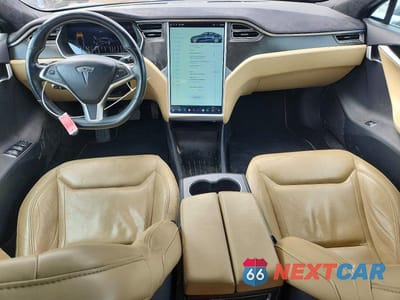 Zdjęcie 8 z 12 samochodu: 2015 TESLA MODEL S 90D VIN:5YJSA1V28FF097383 - miniatura
