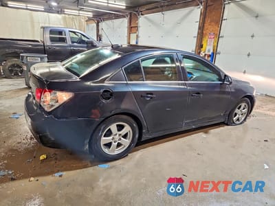 Trzecie zdjęcie samochodu z tyłu: 2015 CHEVROLET CRUZE LT VIN:1G1PC5SB6F7208216 - miniatura