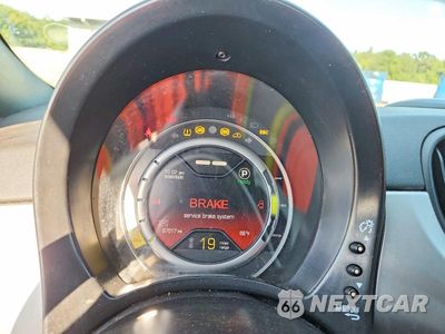 Zdjęcie 9 z 12 samochodu: 2016 FIAT 500 ELECTRIC VIN:3C3CFFGE2GT221889 - miniatura
