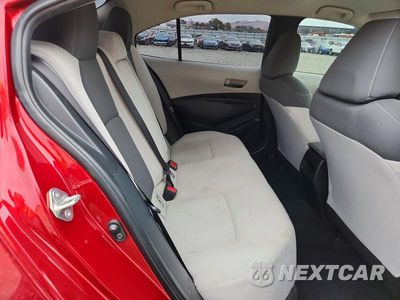 Zdjęcie 10 z 13 samochodu: 2022 TOYOTA COROLLA LE VIN:JTDEPMAEXNJ229922 - miniatura
