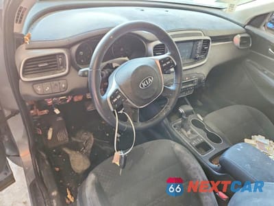 Zdjęcie 8 z 13 samochodu: 2020 KIA SORENTO L VIN:5XYPG4A36LG669446 - miniatura