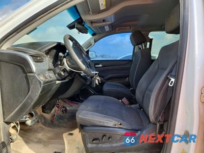 Zdjęcie 7 z 13 samochodu: 2019 CHEVROLET TAHOE SPECIAL VIN:1GNSKFEC5KR125378 - miniatura