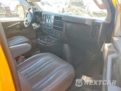 Zdjęcie 8 z 12 samochodu: 2021 GMC SAVANA BOX TRUCK VIN:7GZ37TC77MN004206 - miniatura