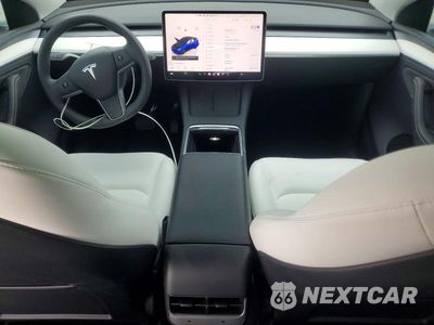 Zdjęcie 8 z 12 samochodu: 2025 TESLA MODEL Y VIN:7SAYGDEE7SA370165 - miniatura