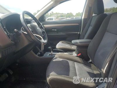 Zdjęcie 7 z 13 samochodu: 2016 MITSUBISHI OUTLANDER SE VIN:JA4AZ3A31GZ002053 - miniatura
