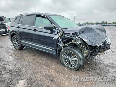 Czwarte zdjęcie samochodu z boku: 2019 VOLKSWAGEN TIGUAN SE VIN:3VV2B7AX6KM100449 - miniatura