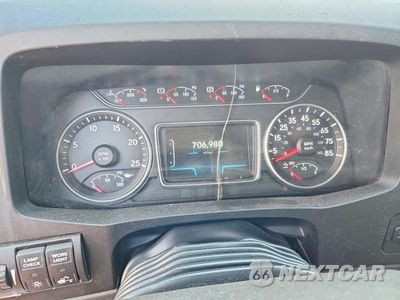 Zdjęcie 9 z 13 samochodu: 2018 INTERNATIONAL LT625 SEMI TRUCK VIN:3HSDZAPR5JN477864 - miniatura
