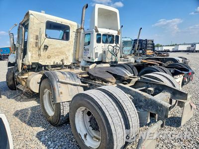 Drugie zdjęcie samochodu z przodu: 2018 FREIGHTLINER COLUMBIA 120 SEMI TRUCK VIN:3ALXA7CG6JDJX4102 - miniatura