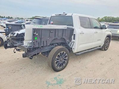 Trzecie zdjęcie samochodu z tyłu: 2026 TOYOTA TUNDRA CREWMAX LIMITED VIN:5TFJA5DBXTX378073 - miniatura