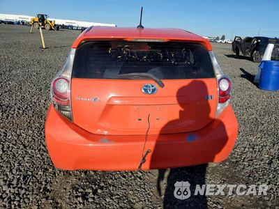 Zdjęcie 6 z 12 samochodu: 2012 TOYOTA PRIUS C FOUR VIN:JTDKDTB33C1010431 - miniatura