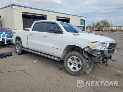 Czwarte zdjęcie samochodu z boku: 2019 RAM 1500 BIG HORN/LONE STAR VIN:1C6SRFMT0KN602111 - miniatura