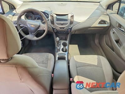 Zdjęcie 8 z 12 samochodu: 2018 CHEVROLET CRUZE LT VIN:1G1BE5SM5J7195537 - miniatura