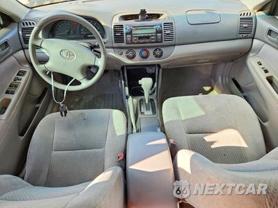 Zdjęcie 8 z 12 samochodu: 2004 TOYOTA CAMRY LE VIN:4T1BE32KX4U341281 - miniatura