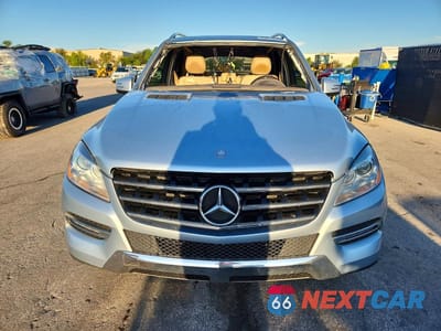 Piąte zdjęcie samochodu w środku: 2015 MERCEDES-BENZ ML 350 VIN:4JGDA5JB1FA586296 - miniatura