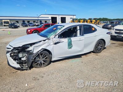 2024 TOYOTA CAMRY SE 4T1T11AK9RU194495 - główne zdjęcie licytacji z USA - miniatura