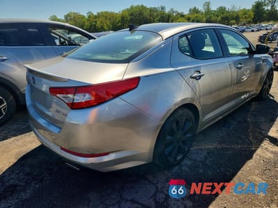 Trzecie zdjęcie samochodu z tyłu: 2012 KIA OPTIMA SX VIN:5XXGR4A69CG024122 - miniatura