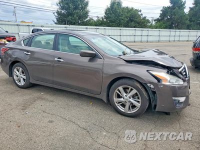 Czwarte zdjęcie samochodu z boku: 2015 NISSAN ALTIMA 2.5 SV VIN:1N4AL3AP5FC465038 - miniatura