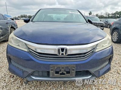 Piąte zdjęcie samochodu w środku: 2017 HONDA ACCORD LX VIN:1HGCR2F37HA066679 - miniatura
