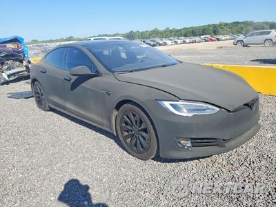 Czwarte zdjęcie samochodu z boku: 2016 TESLA MODEL S VIN:5YJSA1E28GF156868 - miniatura