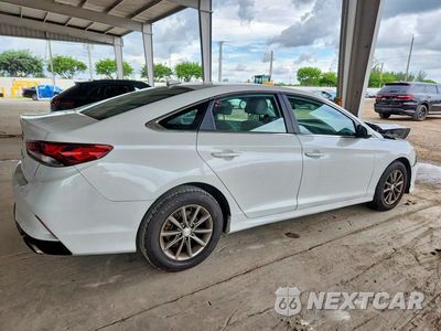 Trzecie zdjęcie samochodu z tyłu: 2018 HYUNDAI SONATA SE VIN:5NPE24AF8JH612235 - miniatura
