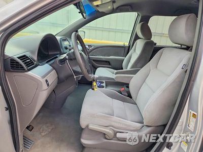 Zdjęcie 7 z 13 samochodu: 2010 HONDA ODYSSEY LX VIN:5FNRL3H28AB111839 - miniatura
