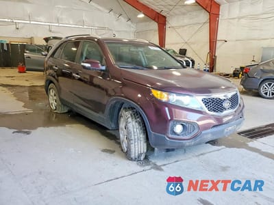Czwarte zdjęcie samochodu z boku: 2012 KIA SORENTO LX VIN:5XYKT3A65CG269078 - miniatura