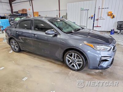Czwarte zdjęcie samochodu z boku: 2019 KIA FORTE S VIN:3KPF34AD5KE033810 - miniatura