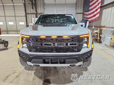 Piąte zdjęcie samochodu w środku: 2025 FORD F150 RAPTOR VIN:1FTFW1RG8SFC13101 - miniatura