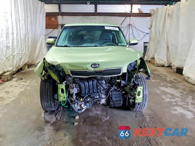 Piąte zdjęcie samochodu w środku: 2016 KIA SOUL + VIN:KNDJP3A5XG7870951 - miniatura