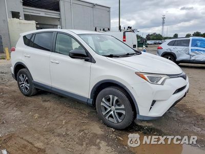 Czwarte zdjęcie samochodu z boku: 2018 TOYOTA RAV4 LE VIN:JTMBFREV1JD252396 - miniatura