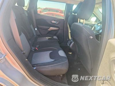Zdjęcie 11 z 13 samochodu: 2018 JEEP CHEROKEE LATITUDE VIN:1C4PJMCB1JD540869 - miniatura