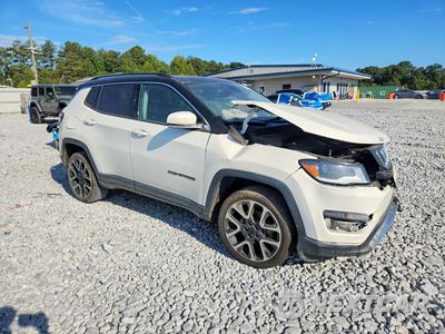 Czwarte zdjęcie samochodu z boku: 2017 JEEP COMPASS LIMITED VIN:3C4NJDCB4HT665568 - miniatura