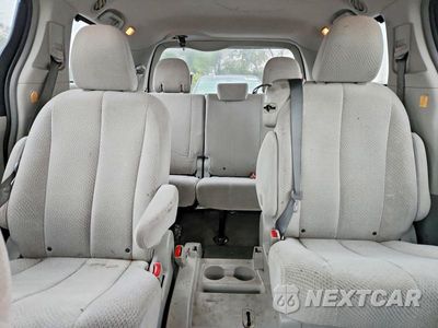 Zdjęcie 10 z 13 samochodu: 2012 TOYOTA SIENNA LE VIN:5TDKK3DC3CS265425 - miniatura