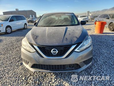 Piąte zdjęcie samochodu w środku: 2018 NISSAN SENTRA S VIN:3N1AB7AP8JY241575 - miniatura